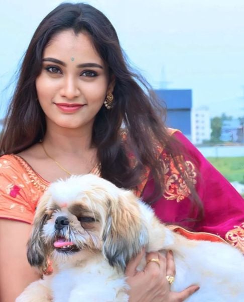 Chandni Rao with her pet dog Kannaya