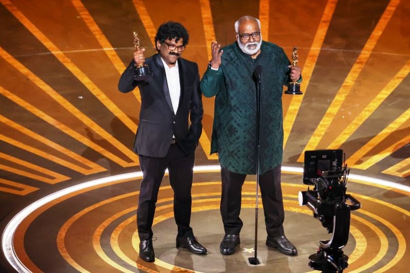 Chandrabose (left) and M. M. Keeravani (right) at the 95th Annual Academy Awards at the Dolby Theatre on 12 March 2023