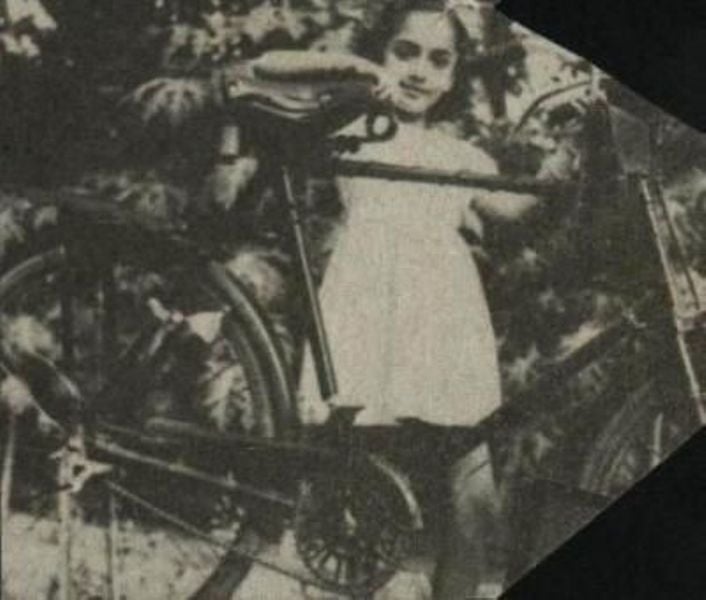 Childhood photo of Sadhana Shivdasani