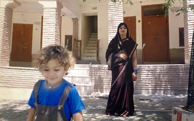 Childhood picture of Tarun Namdev with his mother