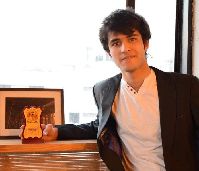 Chintan Rachchh with his prize