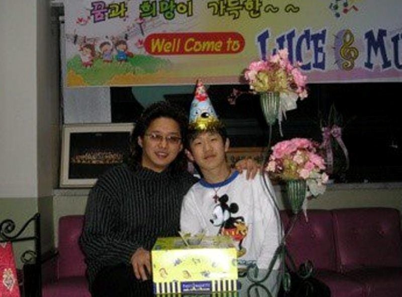 Choi Sung-bong with his music teacher, Jeong-So Park
