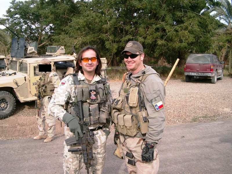 Chris Kyle with a Polish GROM operative in Iraq