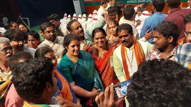 Daggubati Purandeswari interacting with the people