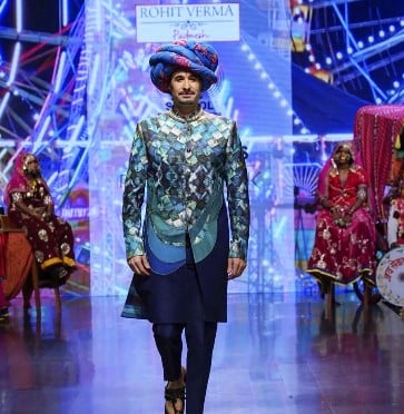 Daniel Weber while walking a ramp