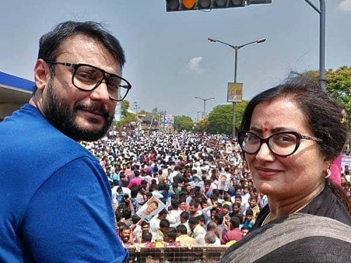 Darshan Thoogudeepa with Sumalatha