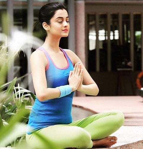Darshana Banik doing yoga