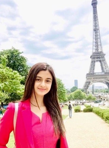 Darshana Banik during her vacation