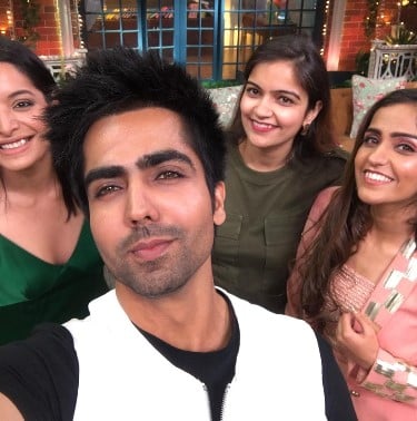 Deedar Kaur (in olive green dress) in the Kapil Sharma Show (2020)
