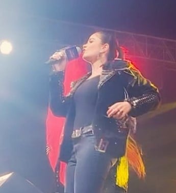 Deedar Kaur while performing a live music concert