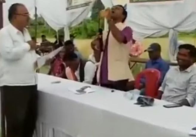 Deepak Baij while drinking the dirty water from a borewell in 2018