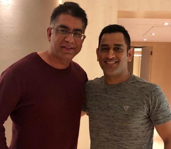 Deepak Dhar posing with Mahendra Singh Dhoni