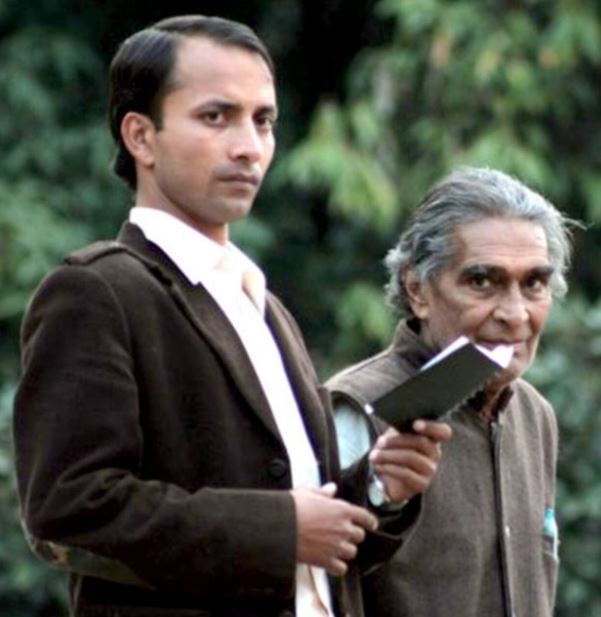 Deepak Dobriyal in Daayen Ya Baayen