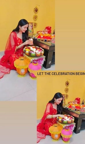 Devanshi Sharma doing pooja
