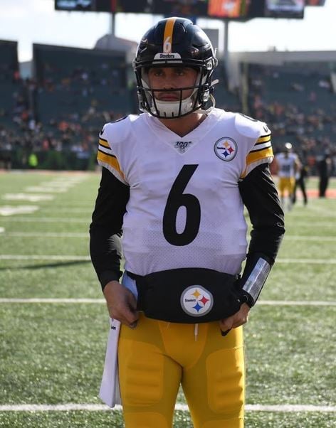 Devlin Hodges playing for Pittsburgh Steelers