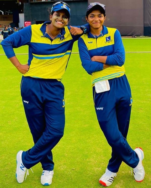 Dhara Gujjar with Vanitha VR