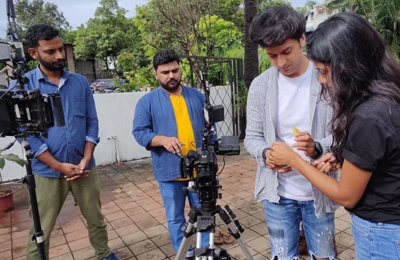 Diiksha Nagpal (extreme right) on the shoot of the Hindi song titled 