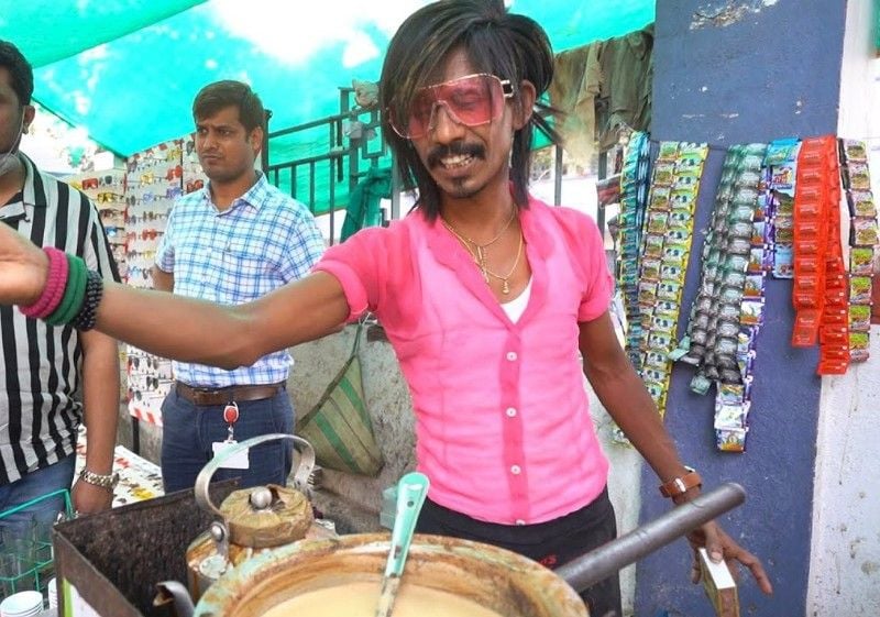 Dolly Chaiwala at his tea stall