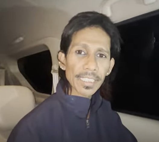 Dolly Chaiwala during his early years as a tea seller