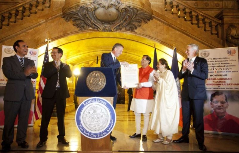 Dr Bindeshwar Pathak being honoured in New York