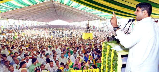 Dushyant Chautala addressing a rally