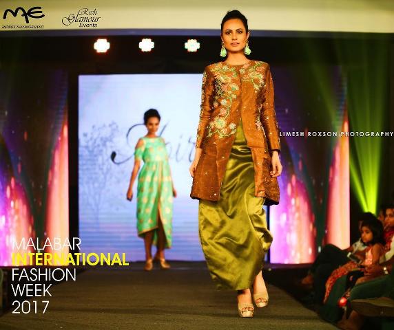 Eashita Bajwa walking the ramp