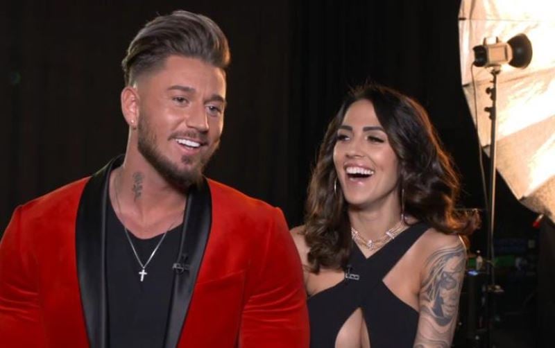 Elena Miras with Mike Heiter in a still from the German reality show Das Sommerhaus der Stars – Kampf der Promipaare (2019)