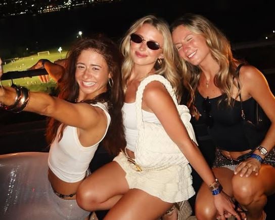 Elena Yates (middle) with her friends