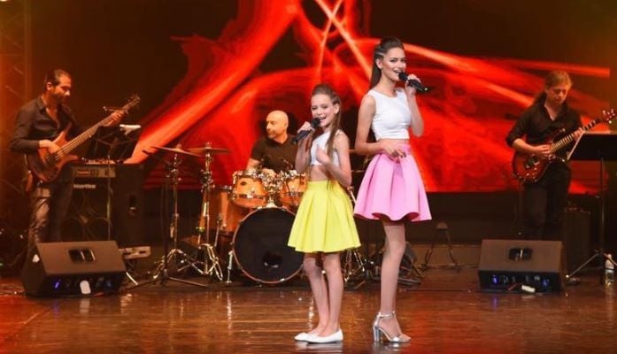 Emily Kuper and her sister Tali Kuper on the Israel