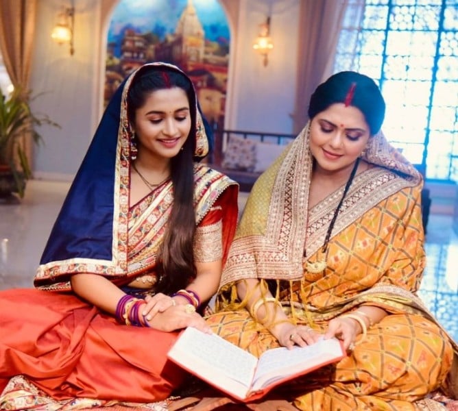 Esha Pathak in a still from the television show Anokhaa Bandhan (2024)