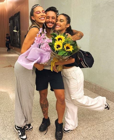 Eva Pacheco (right) with Renata Saldanha (left) when they participated in a dance show together
