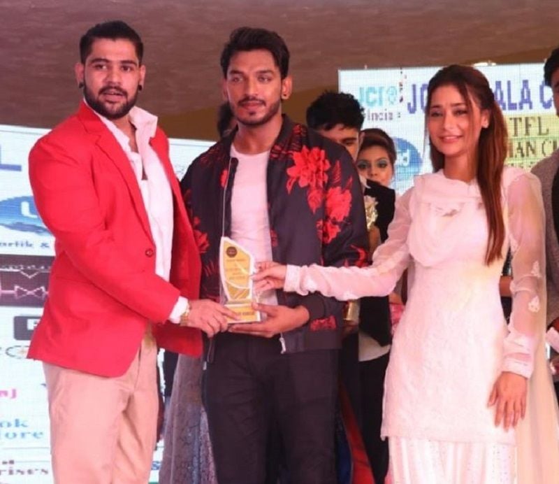 Faiz Qureshi With Sara Khan