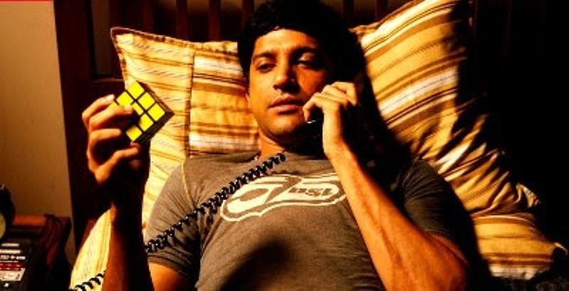 Farhan Akhtar in Karthik Calling Karthik solving Rubik