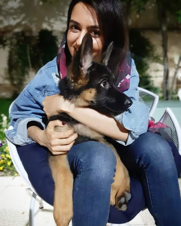 Farzaneh Fasihi with her pet dog