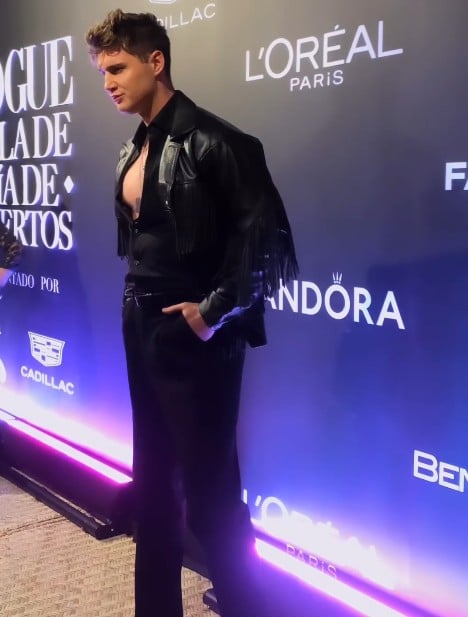 Fede Dorcaz posing during a fashion show
