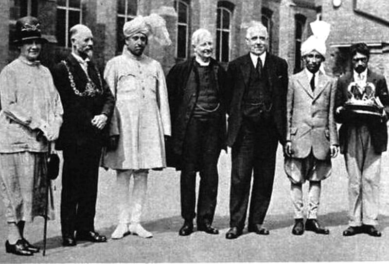 From left Major Ramagate, Sir Umer Hayat Khan, Richard Barnett, Canon A G Gordon Ross, M. Sultan Khan, and Syed Akbar Shah at at Ramsgate (1929)
