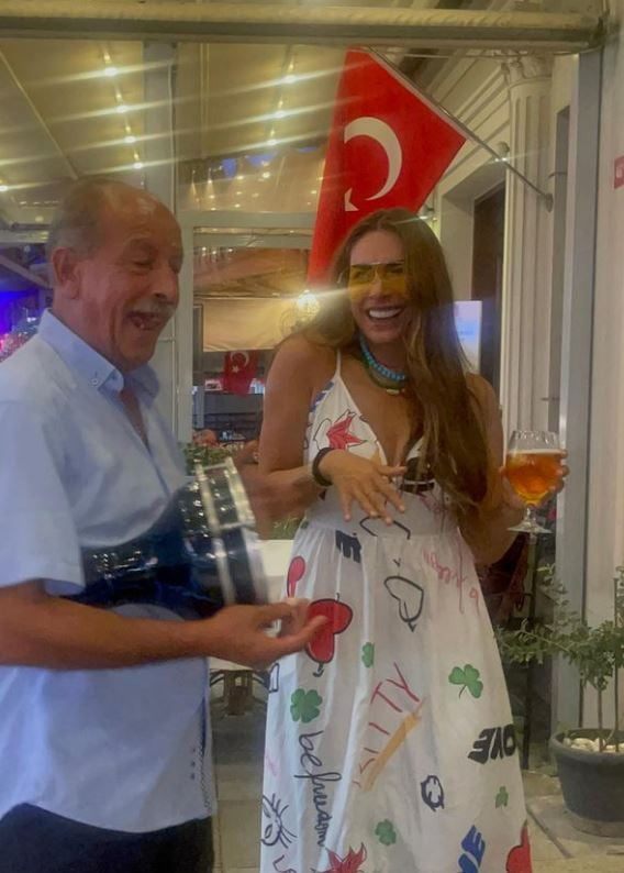 Galilea Montijo enjoying her drinks