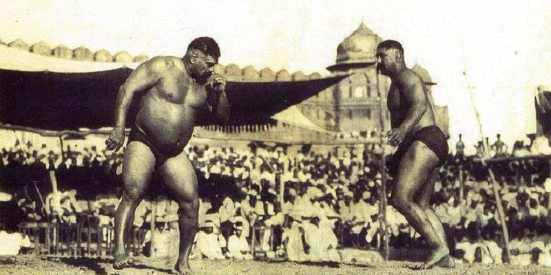 Gama Pehalwan with Balram Heeraman Singh Yadav (left)