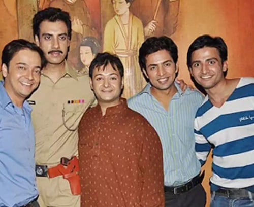 Gavie Chahal with the star cast of Mrs. Kaushik Ki Paanch Bahuein