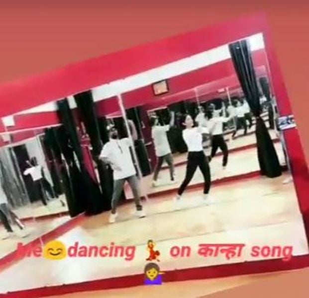 Gayatri Sharma performing bollywood dance style