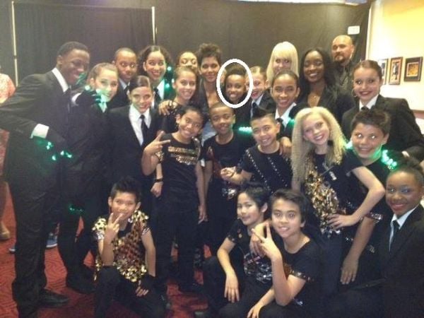 Genneya Walton with Halle Berry and other dancers at the Kids