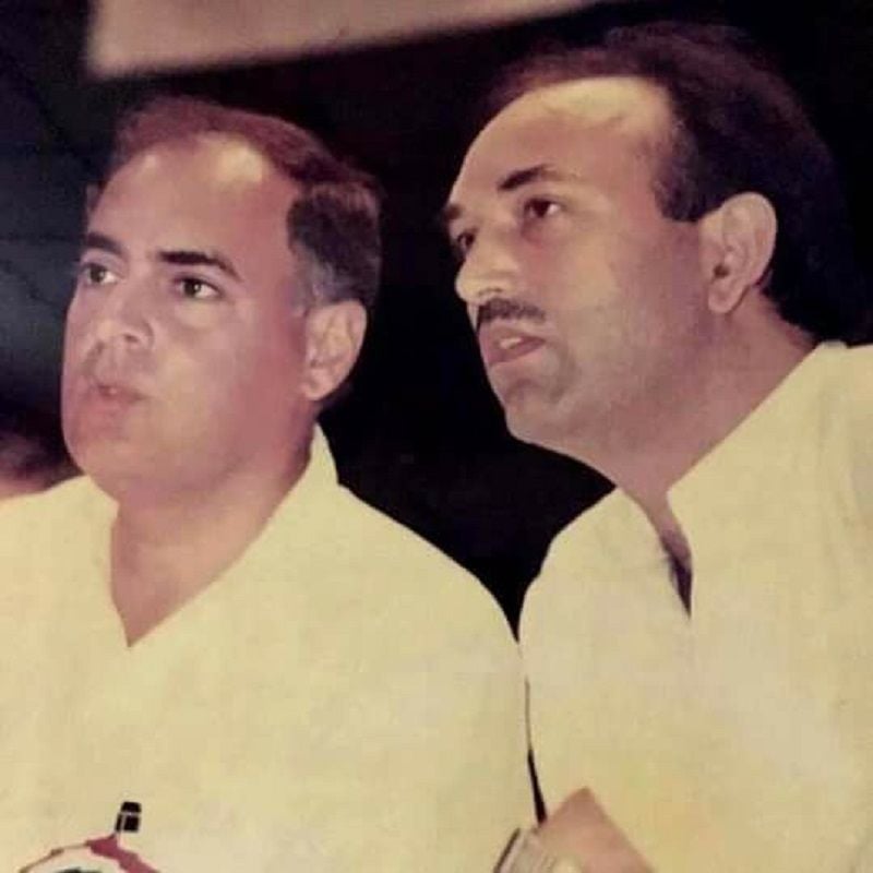 Ghulam Nabi Azad with Rajiv Gandhi