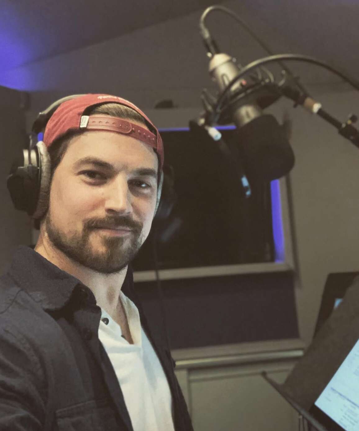 Giorgio Gianniotti in a record studio