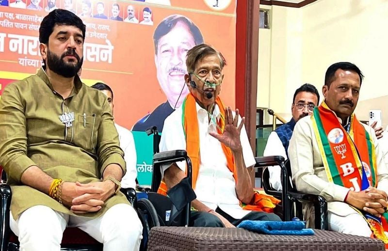 Girish Bapat in a wheelchair with oxygen in tow campaigning ahead of the Kasba Peth by-polls