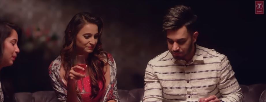 Gitaj Bindrakhia in a still from the music video of the Punjabi song Jhooth