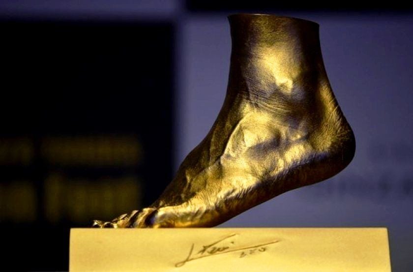 Gold replica of Lionel Messi