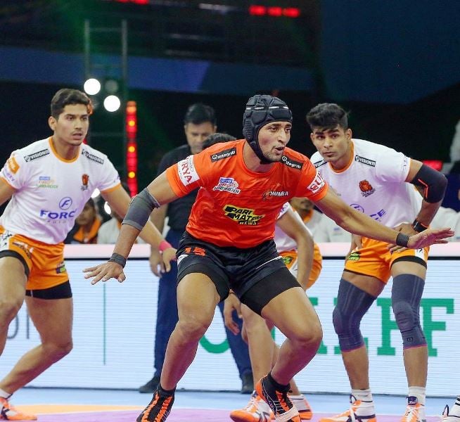 Guman Singh in action for U Mumba in 2022 Pro Kabaddi League