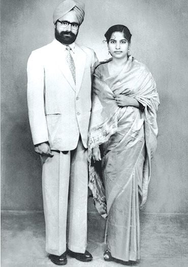 Gursharan Kaur And Manmohan Singh In Younger Days
