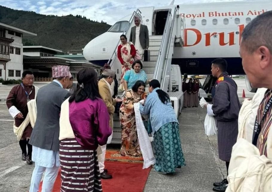 Gyanendra Shah with his family during their visit to Bhutan