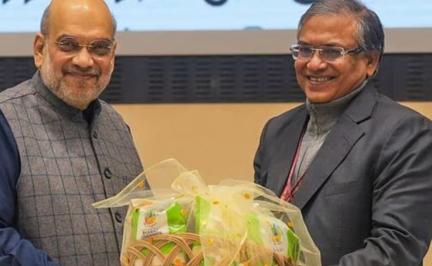 Gyanesh Kumar with Indian Home Minister, Amit Shah